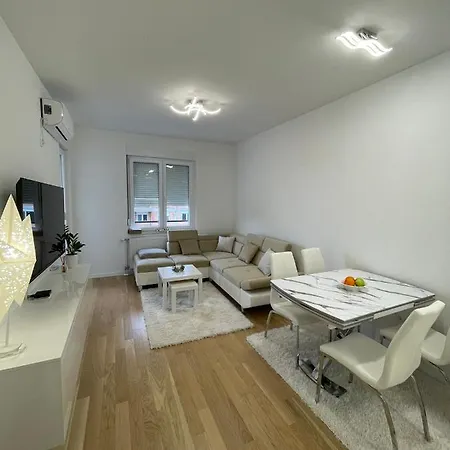Apartment Blok 51 *