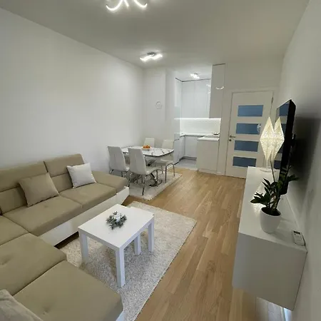 Apartment Blok 51 *
