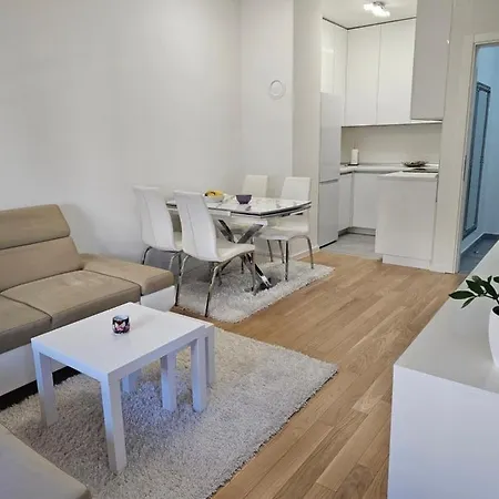 Apartment Blok 51 *